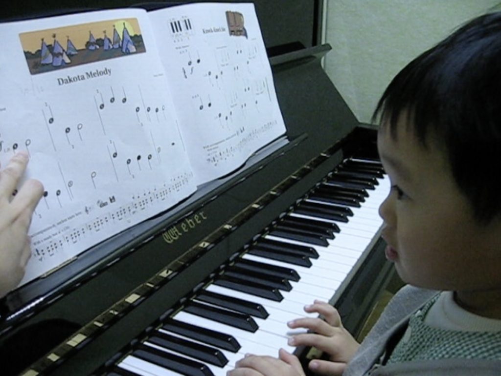 三歲開始學鋼琴
